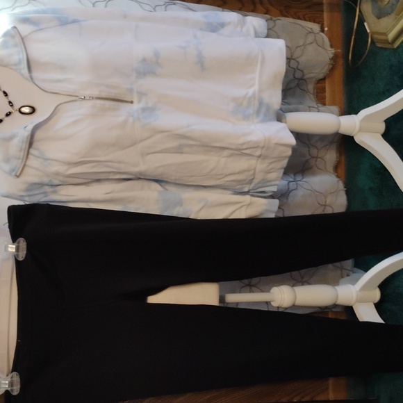 Victoria Secret Leggings & Top - Picture 8 of 9